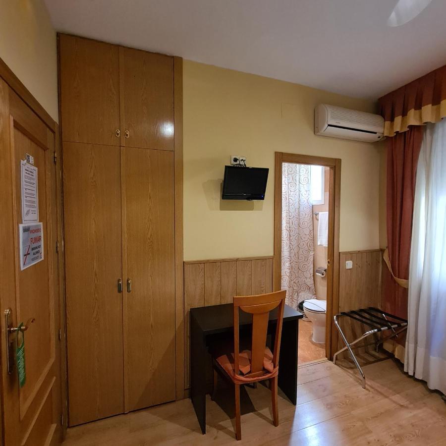 Hostal Oporto Madrid Luaran gambar