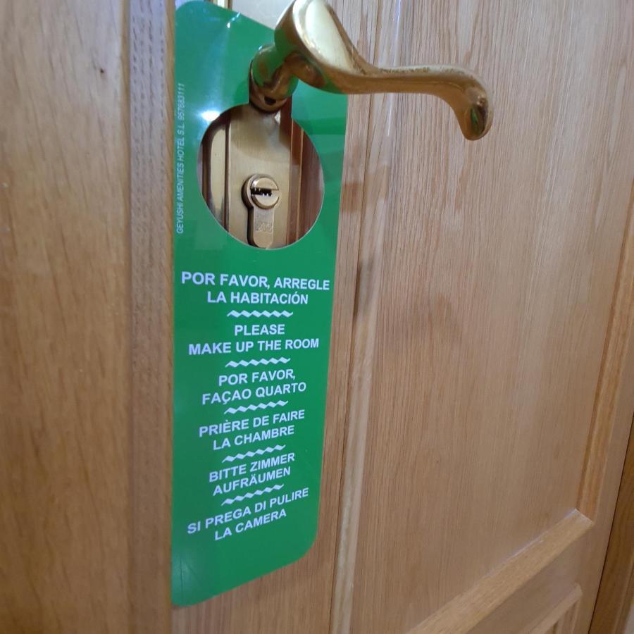 Hostal Oporto Madrid Luaran gambar