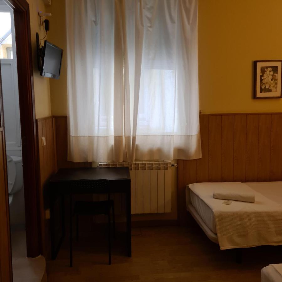 Hostal Oporto Madrid Luaran gambar