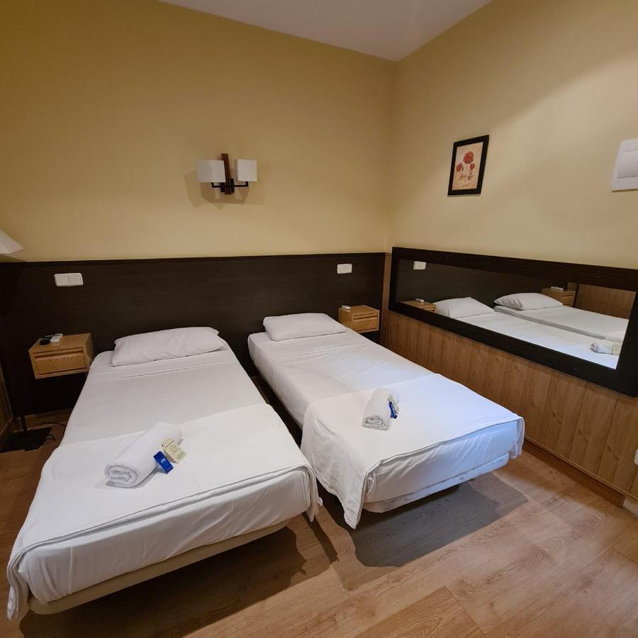 Hostal Oporto Madrid Luaran gambar