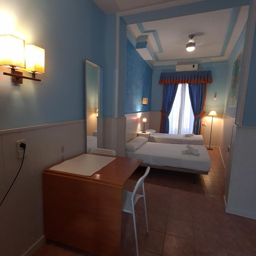 Hostal Oporto Madrid Luaran gambar