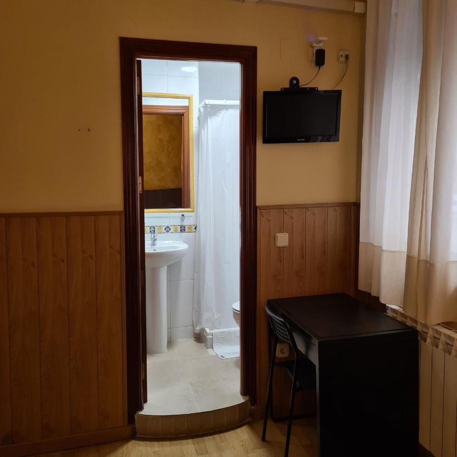 Hostal Oporto Madrid Luaran gambar