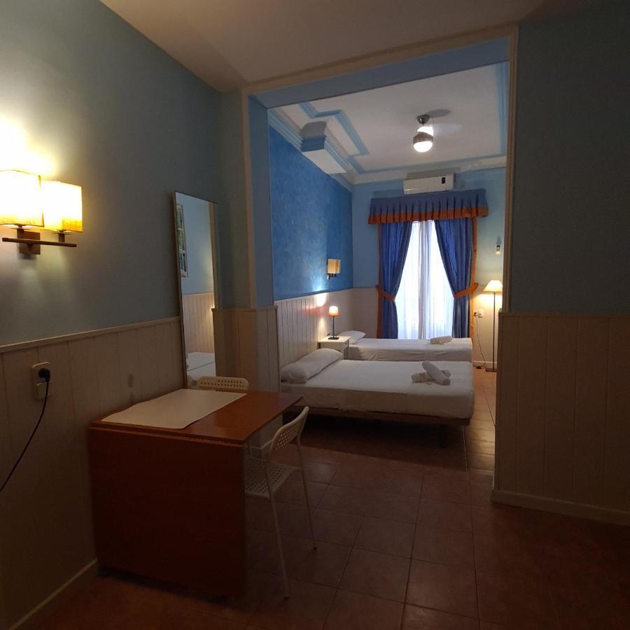 Hostal Oporto Madrid Luaran gambar