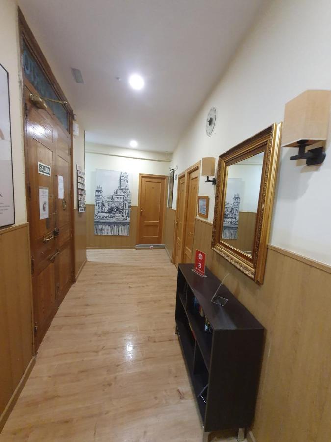 Hostal Oporto Madrid Luaran gambar