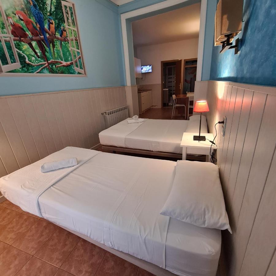 Hostal Oporto Madrid Luaran gambar
