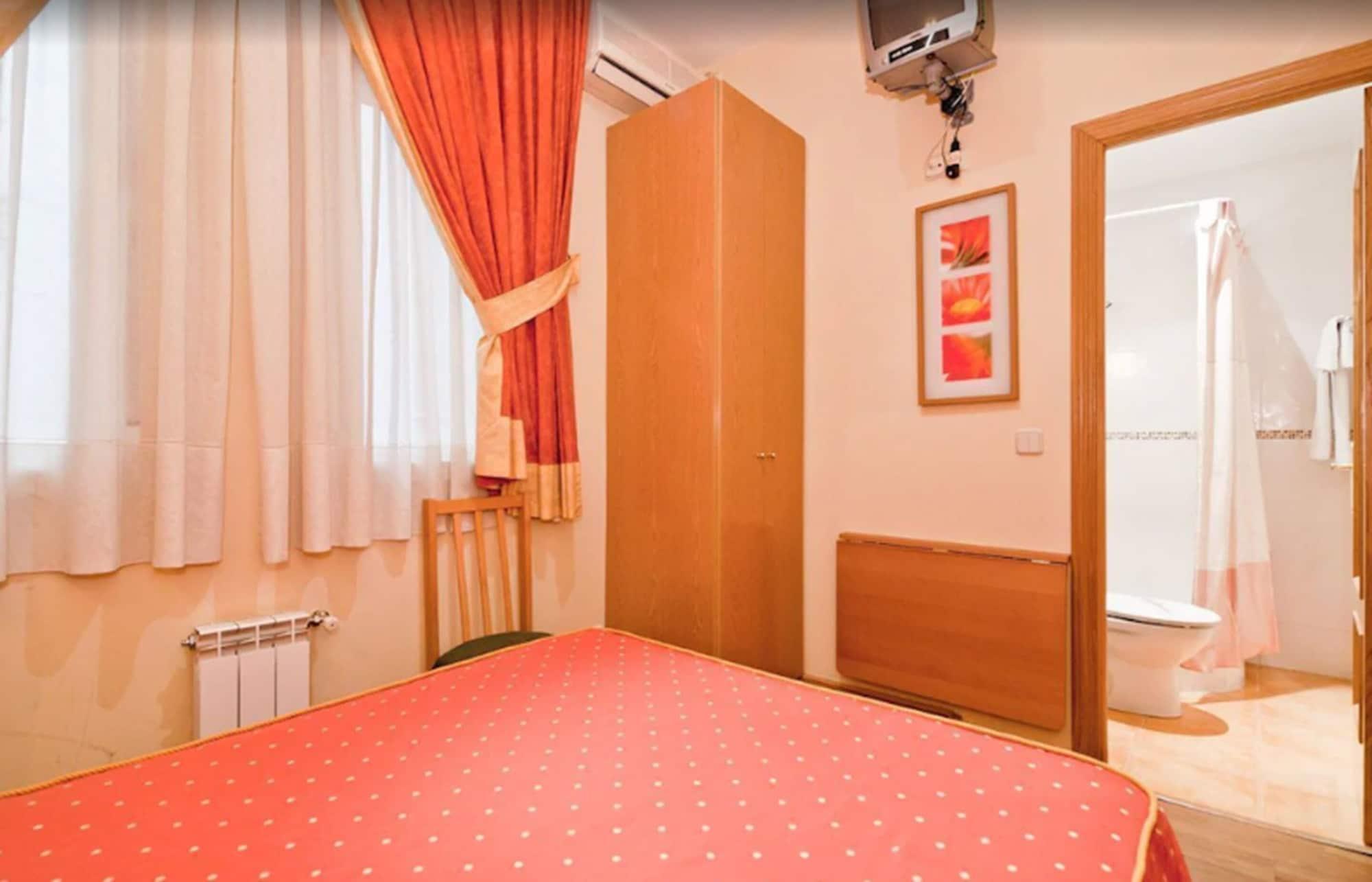 Hostal Oporto Madrid Luaran gambar