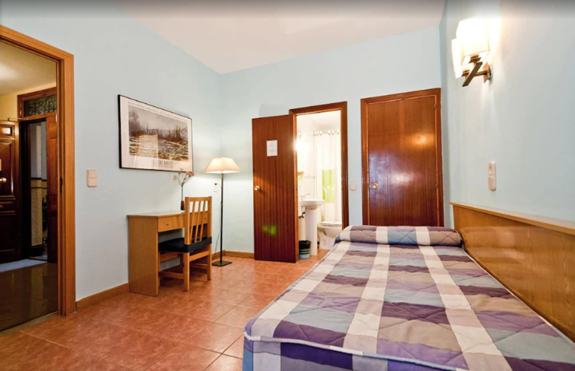 Hostal Oporto Madrid Luaran gambar