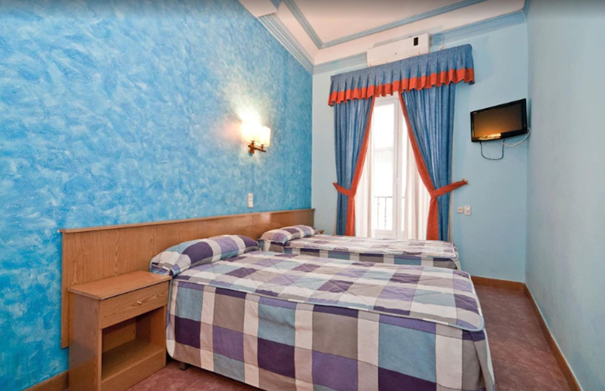 Hostal Oporto Madrid Luaran gambar