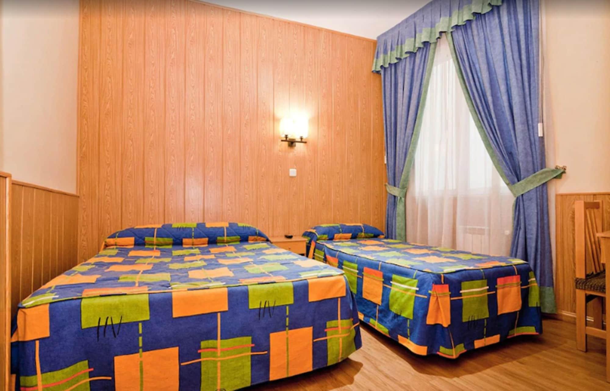 Hostal Oporto Madrid Luaran gambar