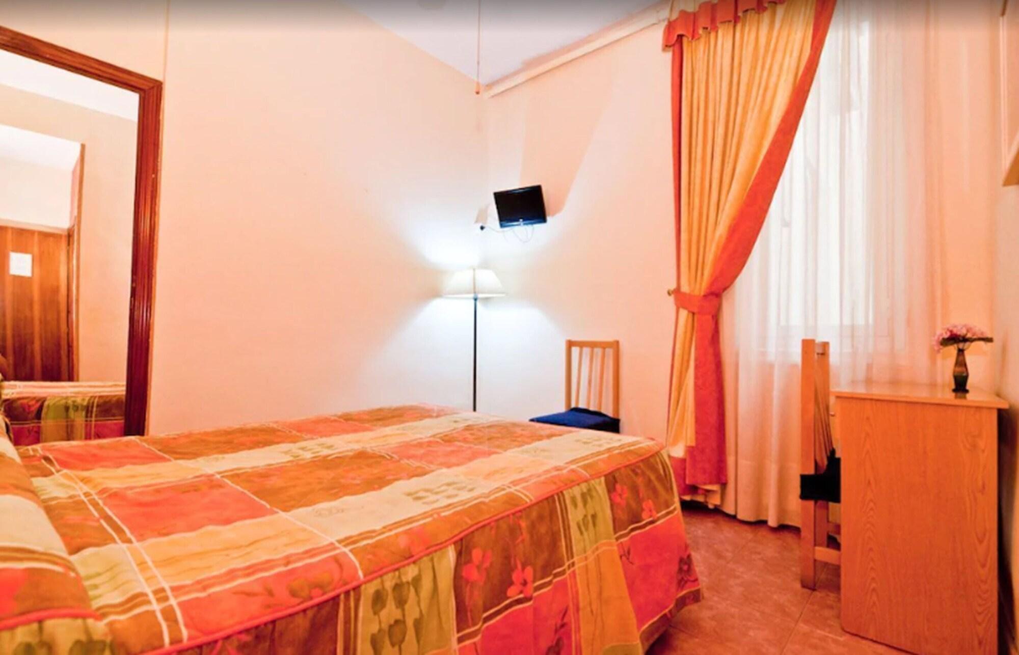 Hostal Oporto Madrid Luaran gambar