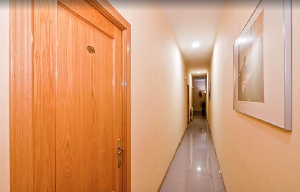 Hostal Oporto Madrid Luaran gambar